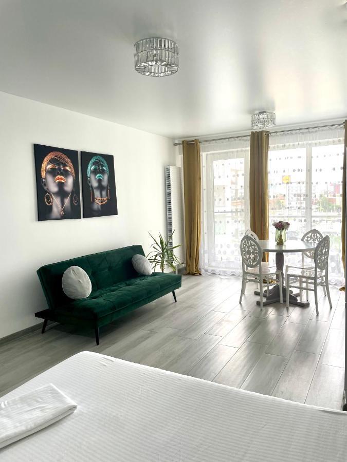 Dominic 2 Beds 1 Sofa Parking Pool Apartament By Alezzi Nord10 Apartment Năvodari Екстериор снимка