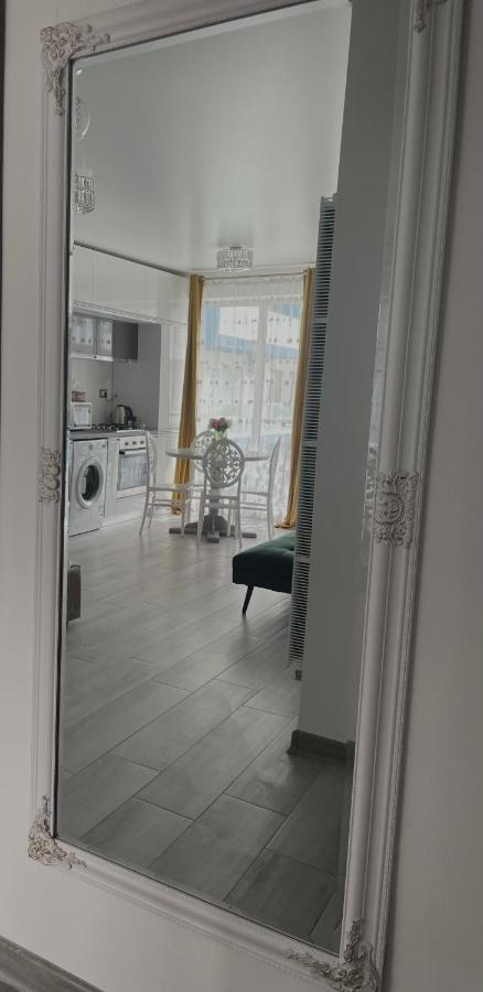 Dominic 2 Beds 1 Sofa Parking Pool Apartament By Alezzi Nord10 Apartment Năvodari Екстериор снимка