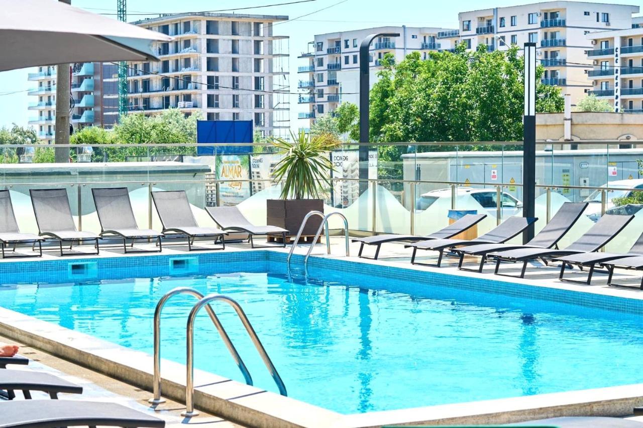 Dominic 2 Beds 1 Sofa Parking Pool Apartament By Alezzi Nord10 Apartment Năvodari Екстериор снимка
