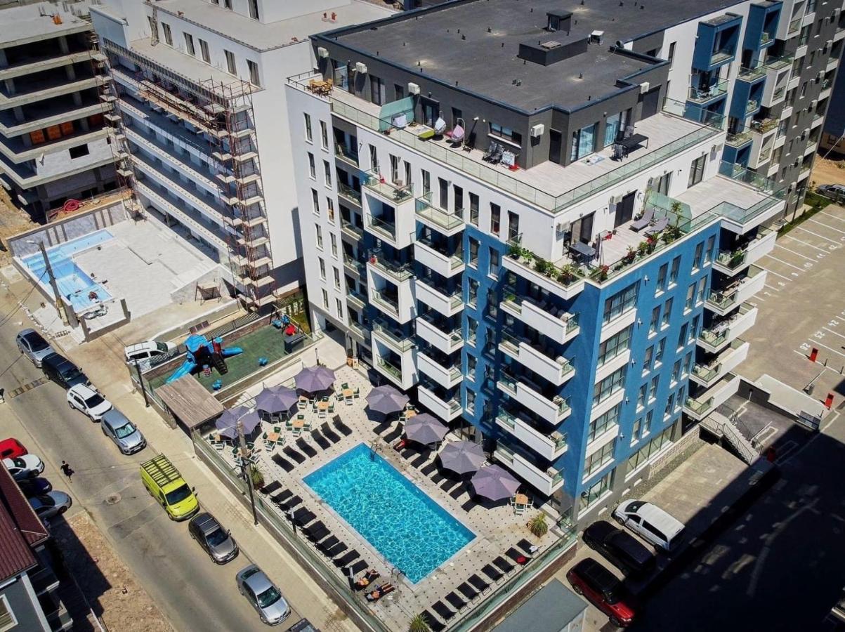 Dominic 2 Beds 1 Sofa Parking Pool Apartament By Alezzi Nord10 Apartment Năvodari Екстериор снимка